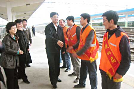 铁道部副部长卢春房视察edf一定发官网昌九城际铁路站改工程