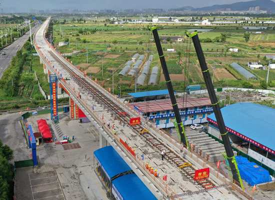 温州市域铁路S2线一期工程开始铺轨